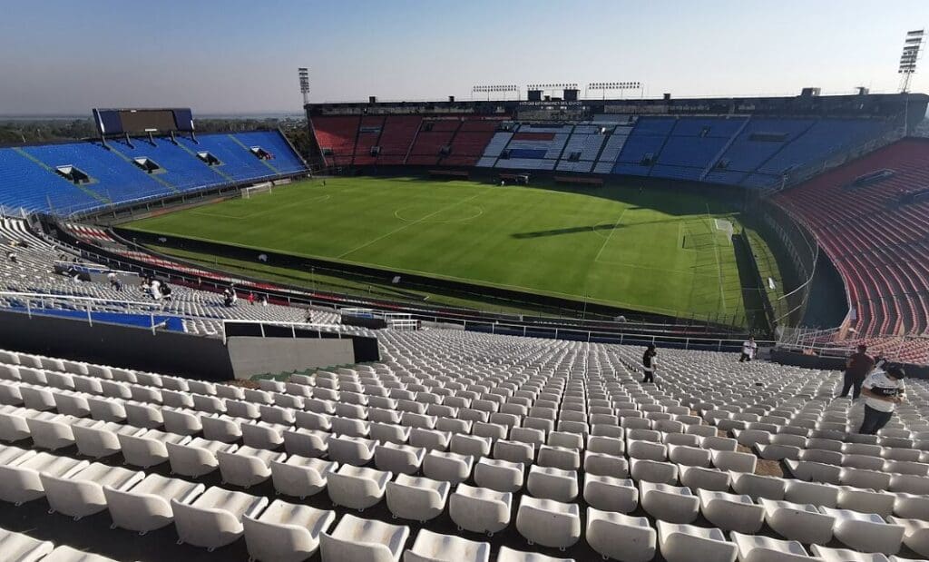 Estadio Defensores del Chaco