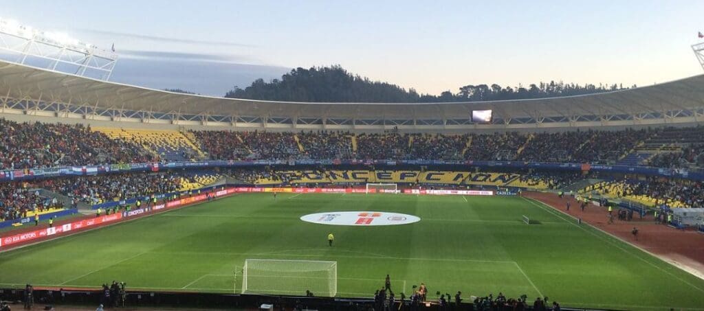Deportes Concepción contra Universidad Católica se juega en el Estadio Ester Roa