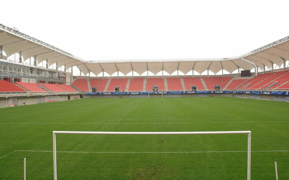 Estadio Bicentenario Nelson Oyarzún, Chillán
