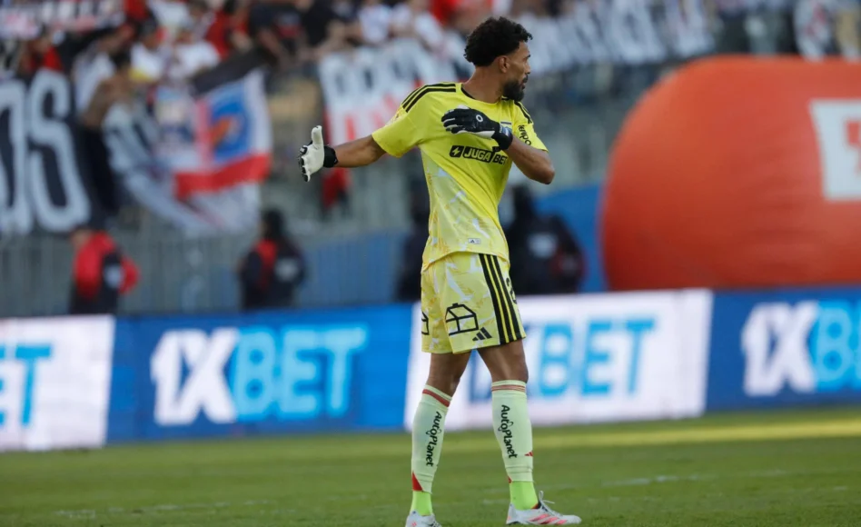 Vozinha cuestionado en Colo-Colo justo cuando compite por el Yashin