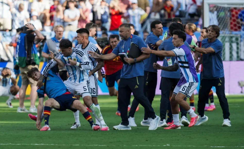 La sanción de la FIFA a Paredes no afecta a Boca: cuándo vuelve