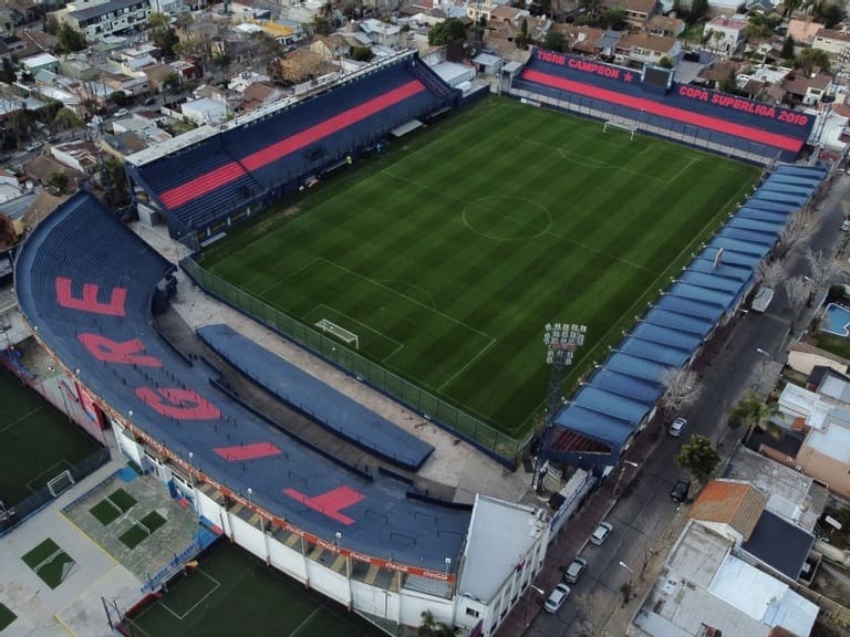 Tigre contra Begrano se enfrentan en el Estadio José Dellagiovanna