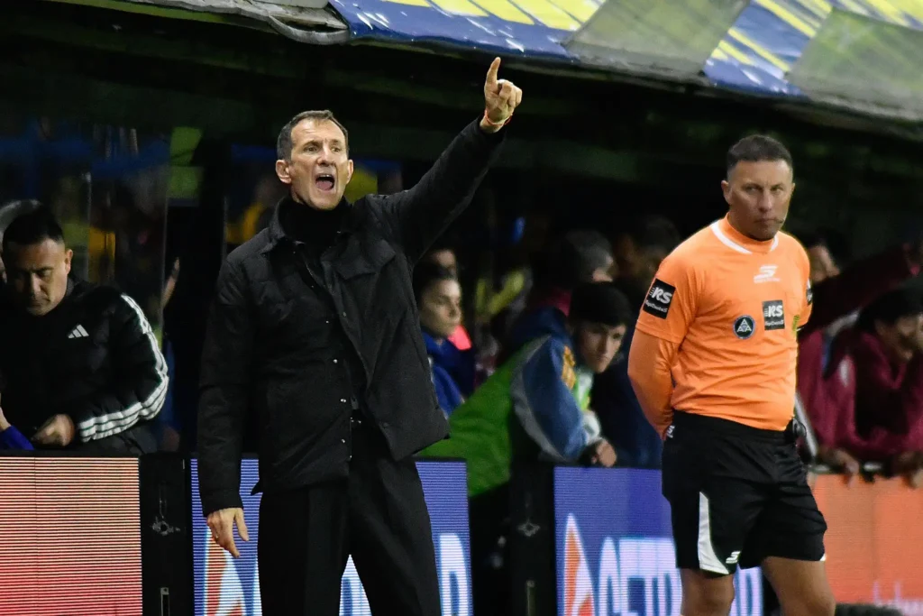 Rodolfo Arruabarrena prepara el Boca vs Vasco da Gama con cambios en el mediocampo por la baja de Leandro Paredes.