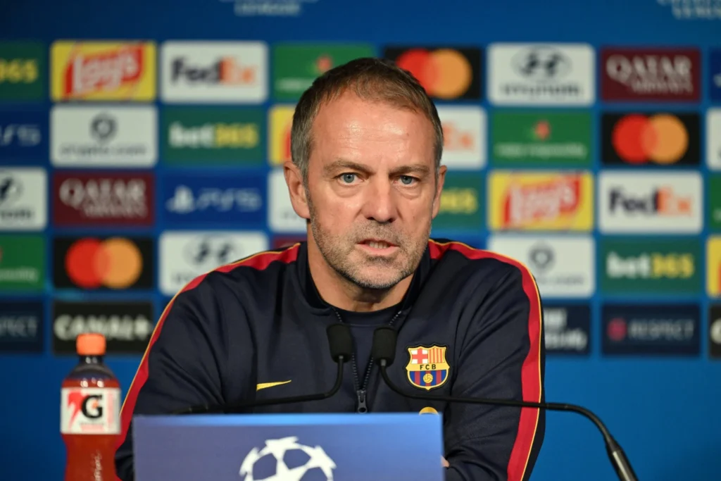 Hansi Flick prepara el Barcelona vs PSG por Champions League con las bajas defensivas de Koundé, Eric García y Christensen.